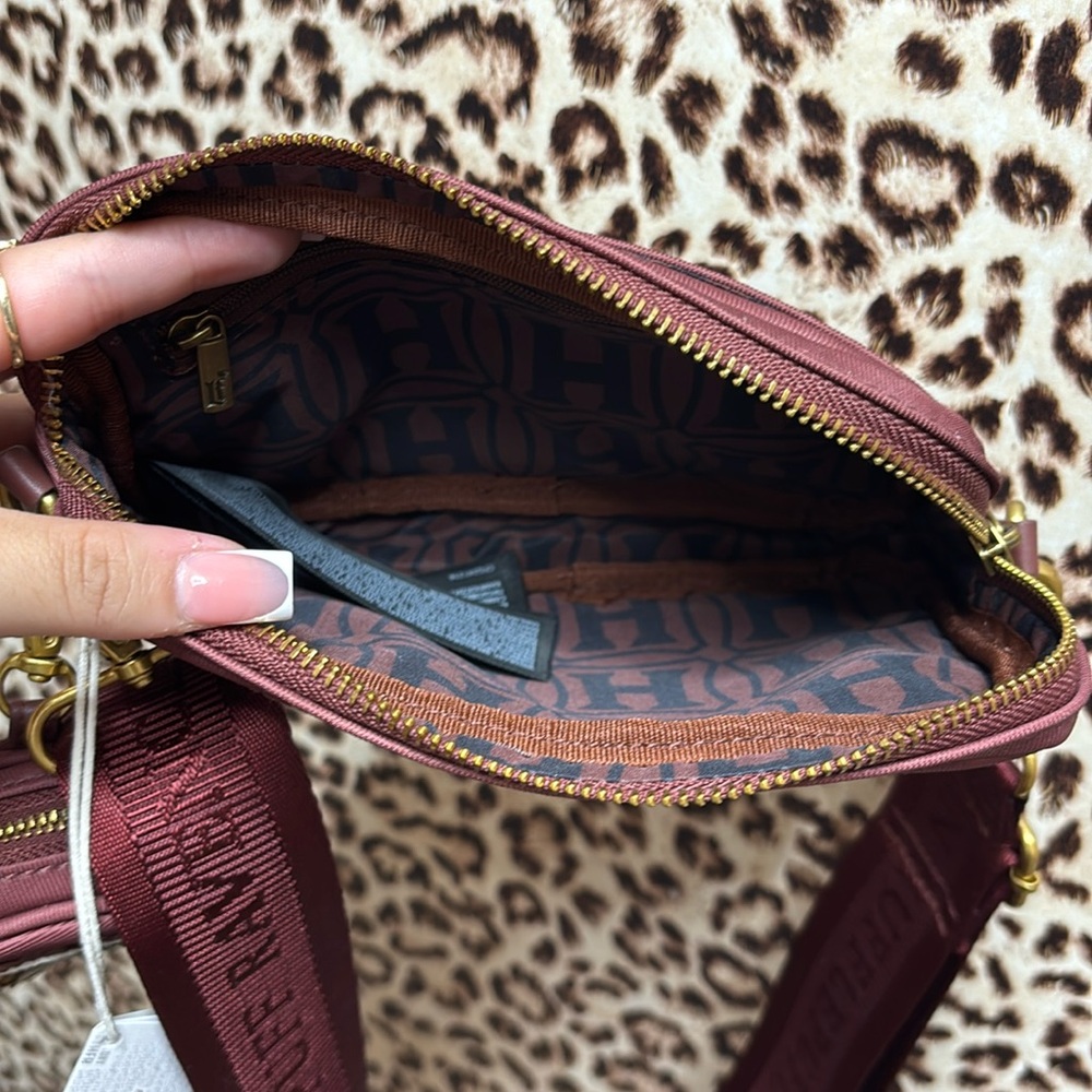 Loungefly Hogwarts Crossbody Bag - Picture 6 of 7